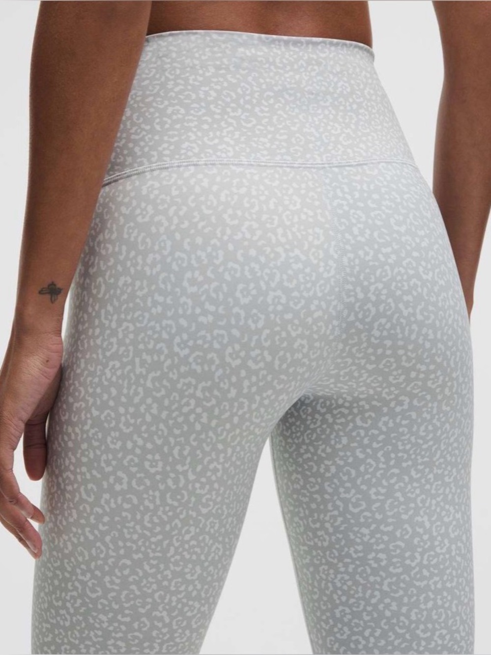 NWT Lululemon Wunder Train HR
Tight 25"